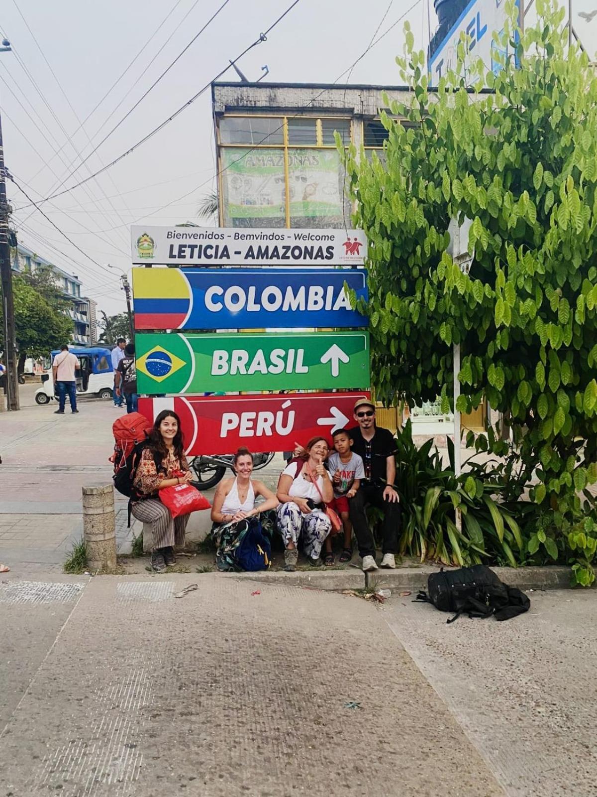 Hospedaje Y Tours Reina Arriera Amazonas Colombia Macedonia Exterior photo