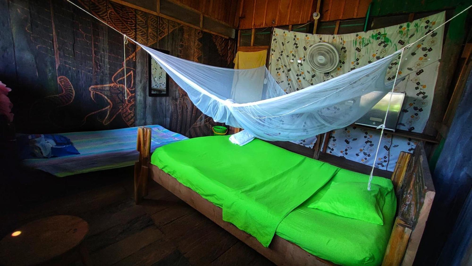 Hospedaje Y Tours Reina Arriera Amazonas Colombia Macedonia Exterior photo