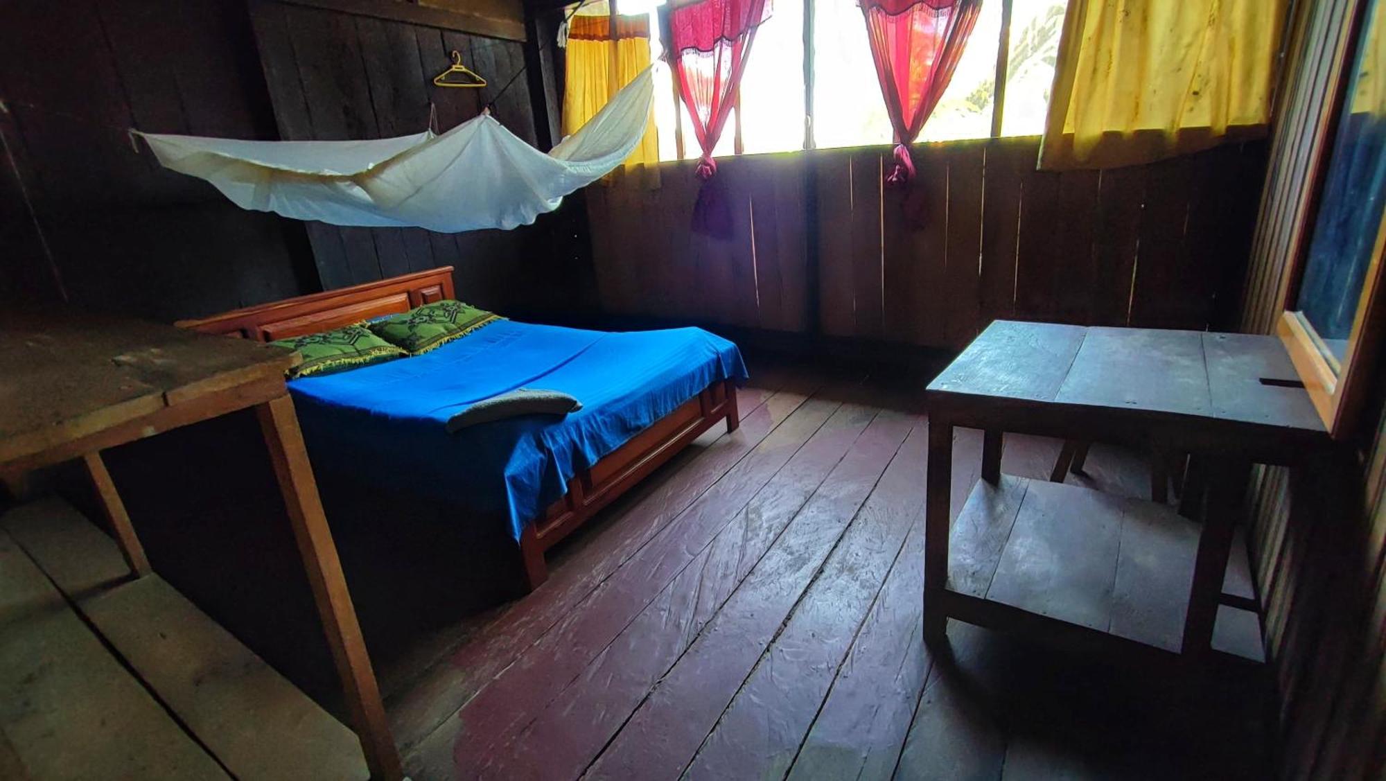 Hospedaje Y Tours Reina Arriera Amazonas Colombia Macedonia Exterior photo